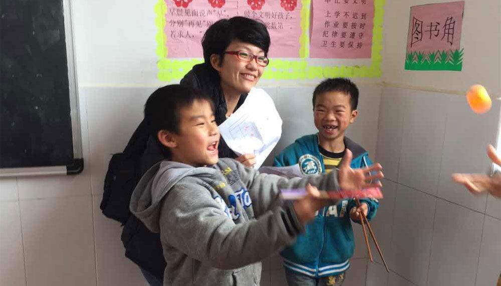 2015赫基義工隊為更多留守兒童帶去知識與歡笑